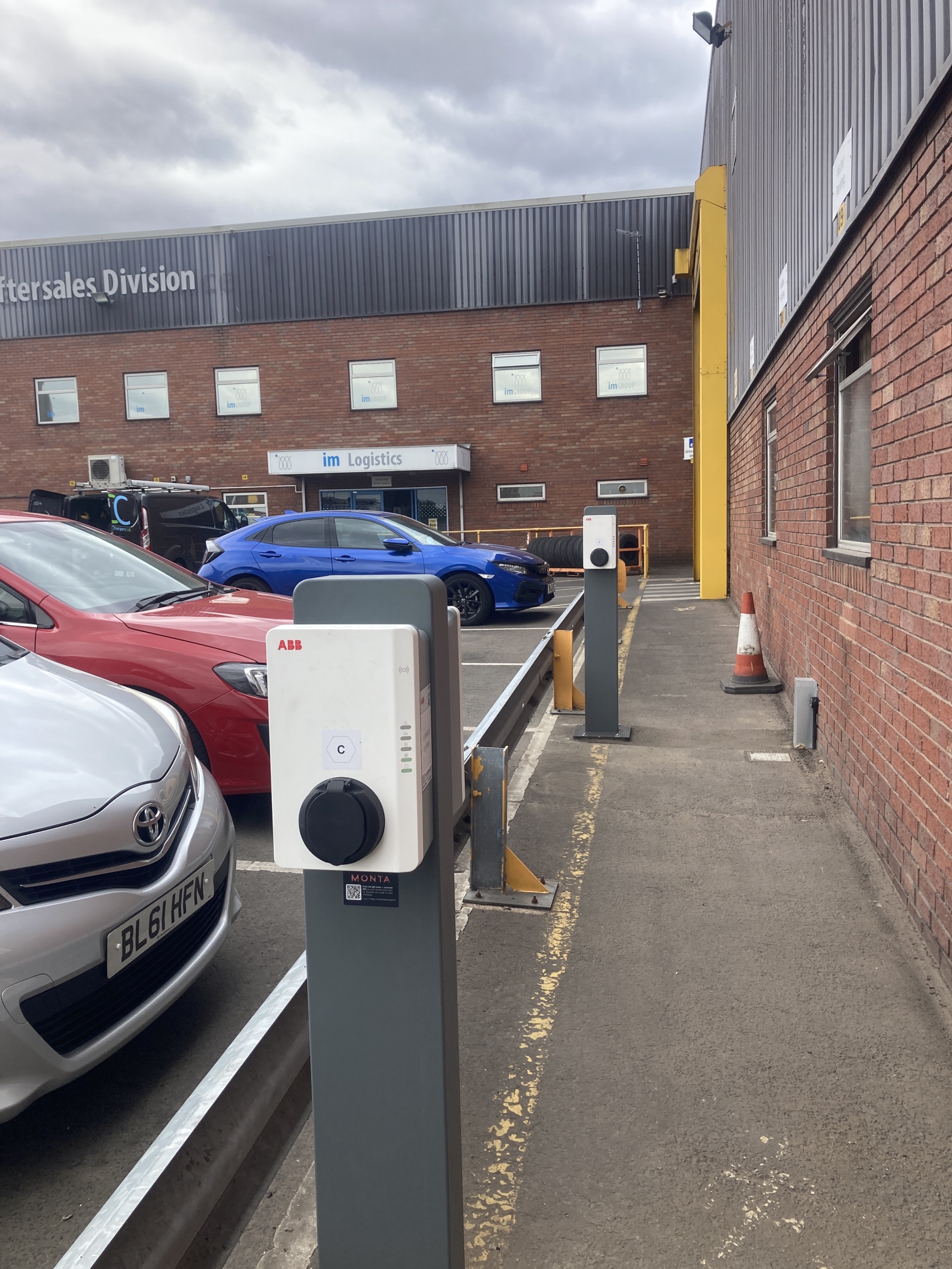 ECC-UK-Electric-Car-Chargers-UK-Ltd-EV-Charge-Point-Installers-OZEV-Approved-IM-Group-7